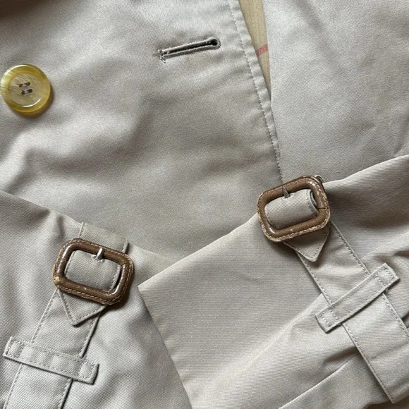 Beautiful Burberry Women’s size small 6 Trench Coat Authentic - Picture 4 of 11